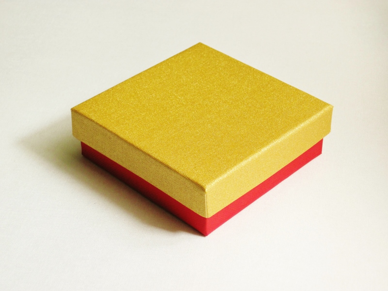 Šperková krabička - zlatočervená- 78 x 78 x 25 cm